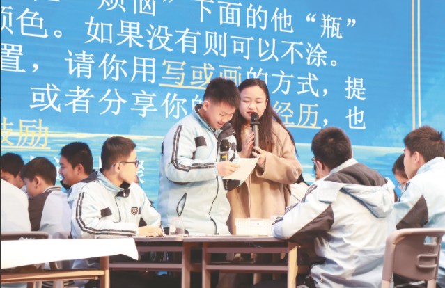 让校园充溢阳光花香让英勇的生命之花在时间的枝头开放美的希冀